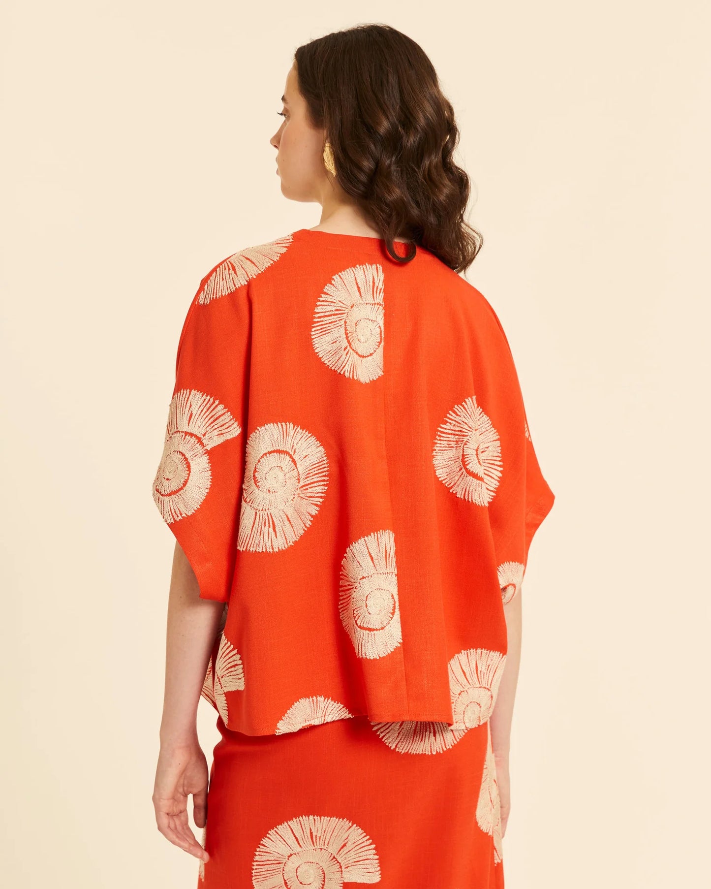 TOP KIMONO CON BORDADO CARACOLAS PEPALOVES