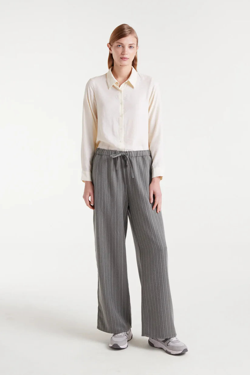 CAMISA FLUIDA BLANCA COMPAÑÍA FANTÁSTICA