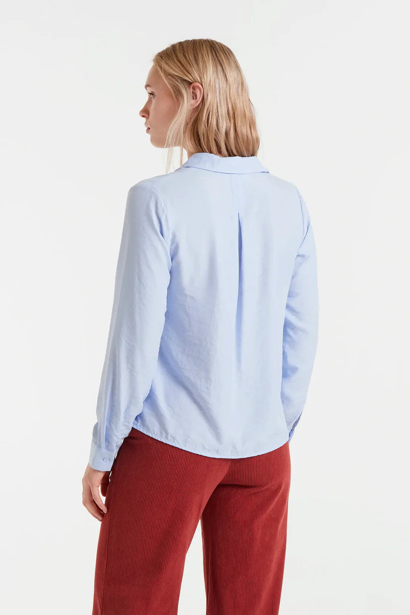 CAMISA FLUIDA AZUL COMPAÑÍA FANTÁSTICA