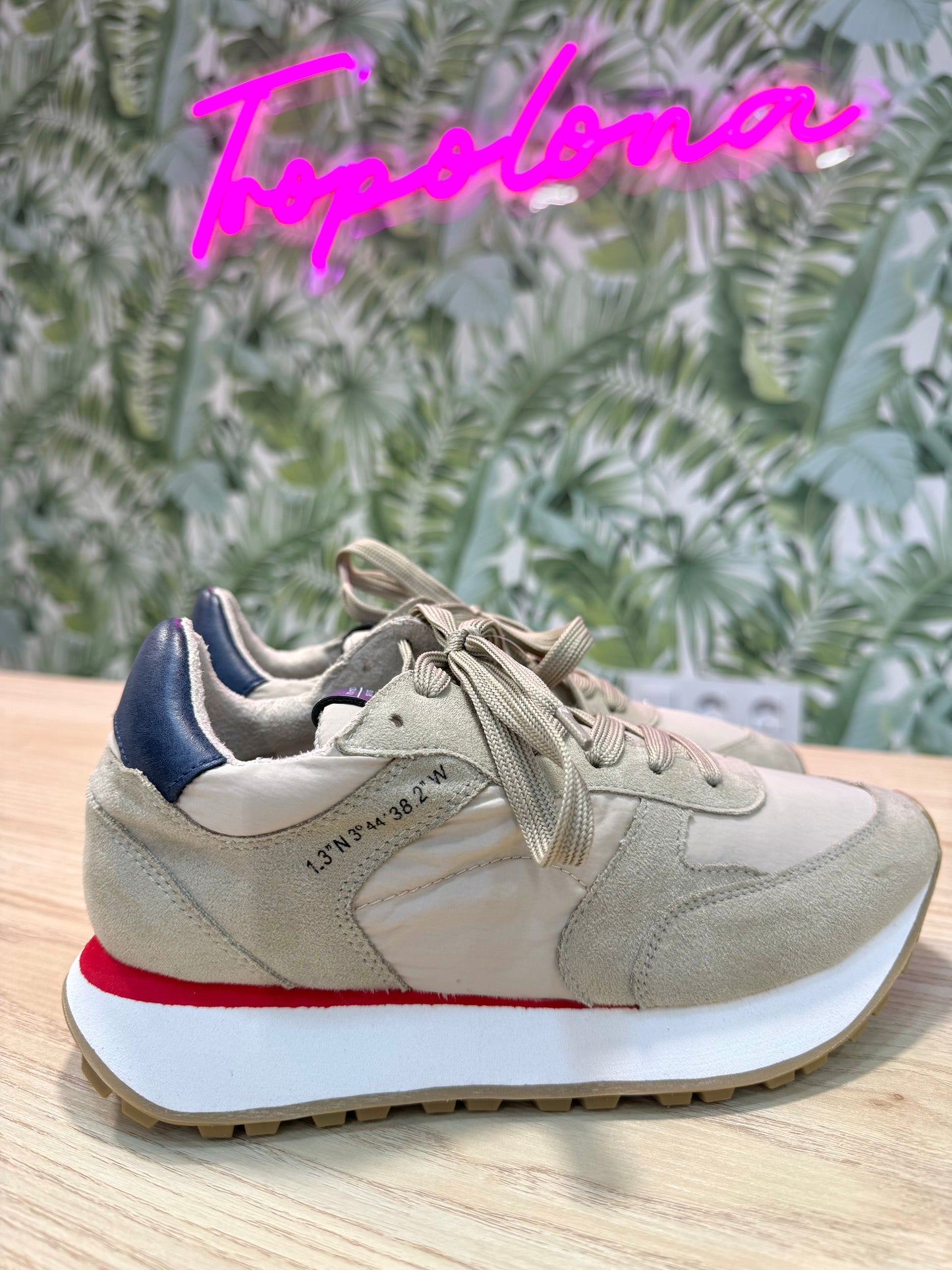 ZAPATILLA ESTILO RUNNING