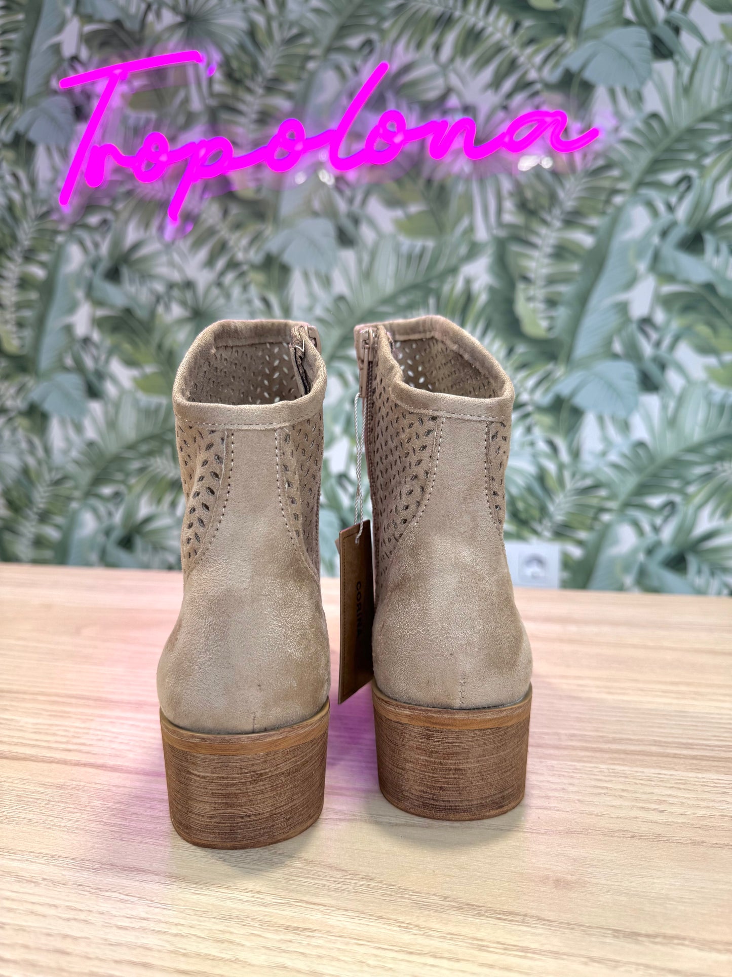 BOTÍN CAMPERO CORINA