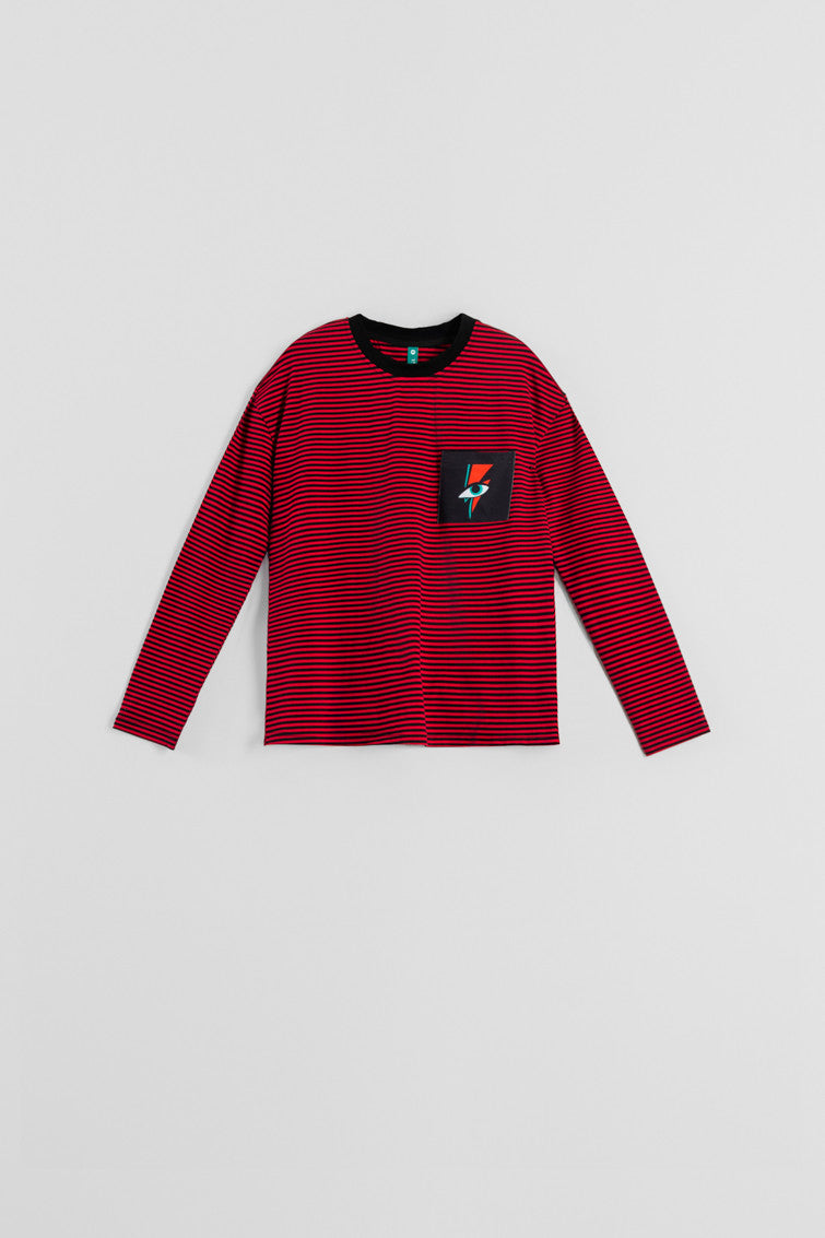CAMISETA OVERSIZE DE RAYA ROJA Y NEGRA LOLINA