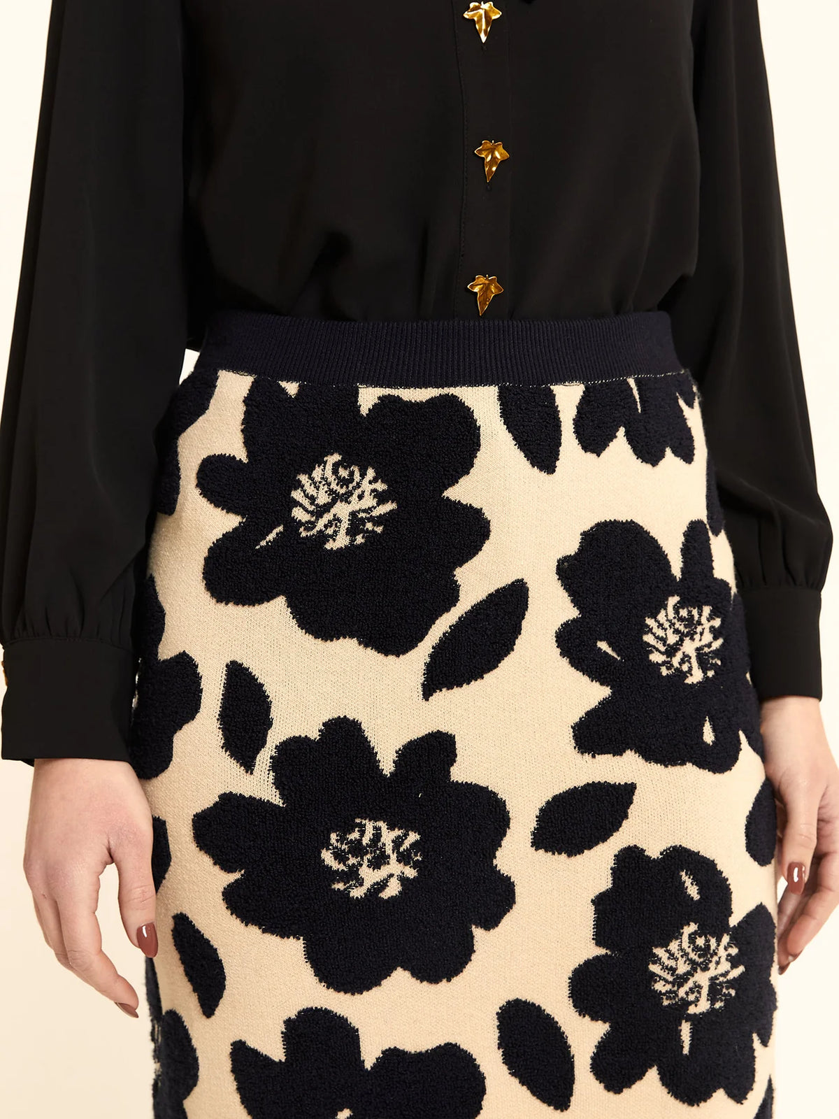 FALDA DE PUNTO FLORAL BEIGE PEPALOVES