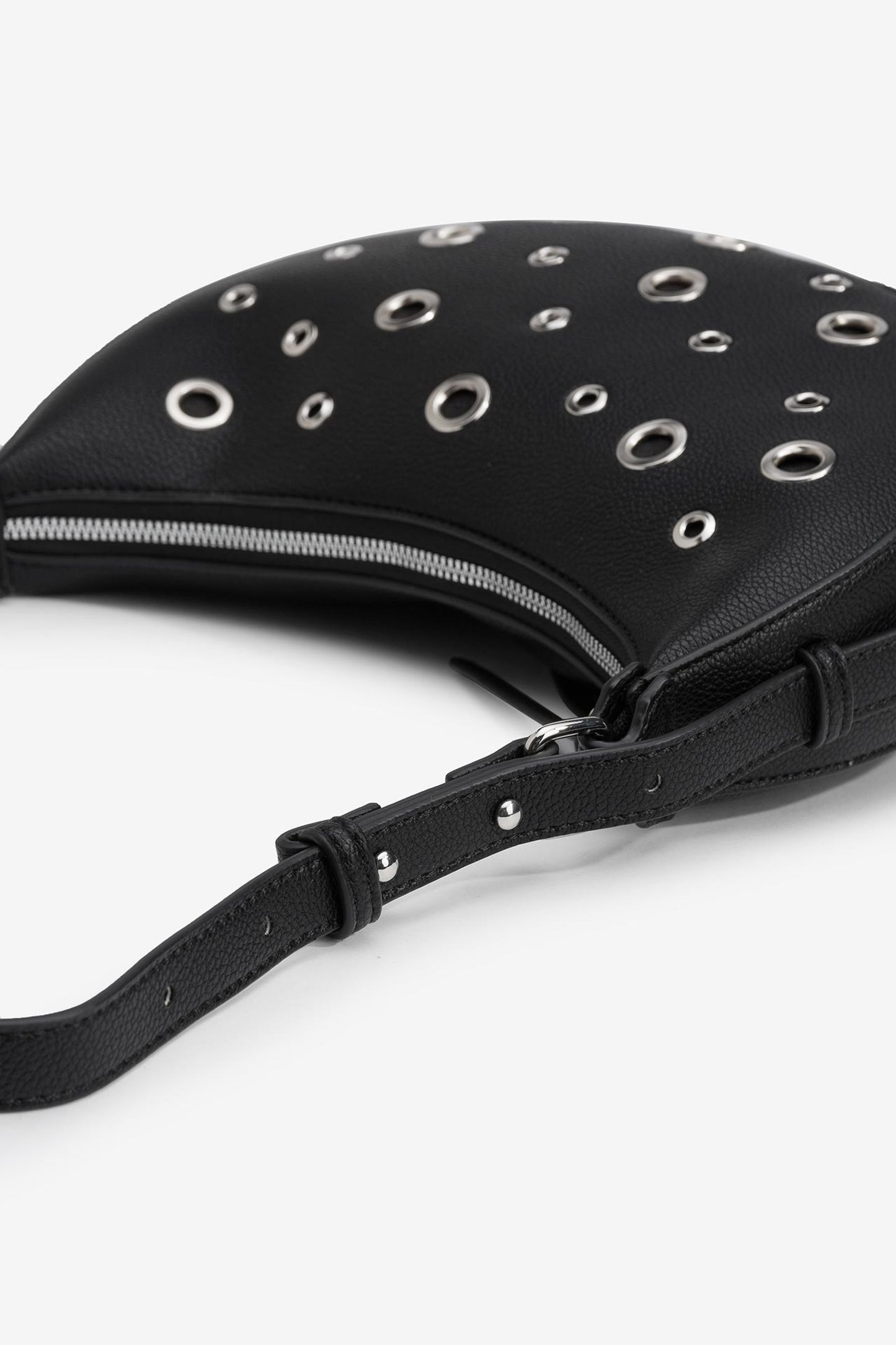 BOLSO BAGUETTE CON OJALES TIFFOSI