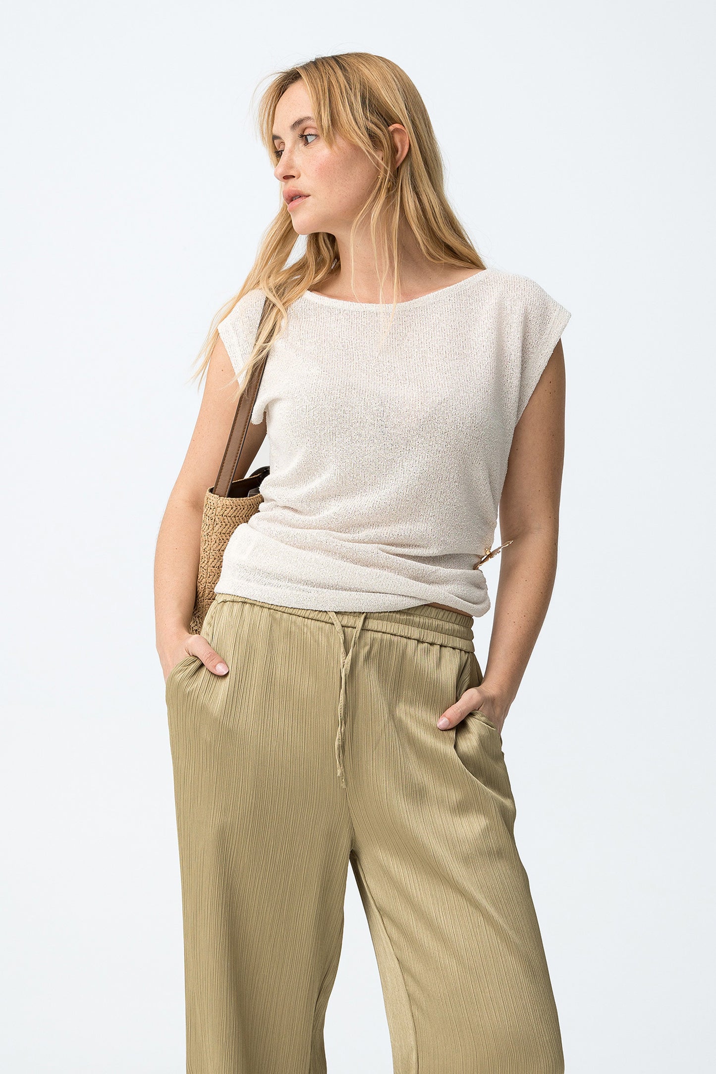 CAMISETA BEIGE MINIMALISTA TIFFOSI