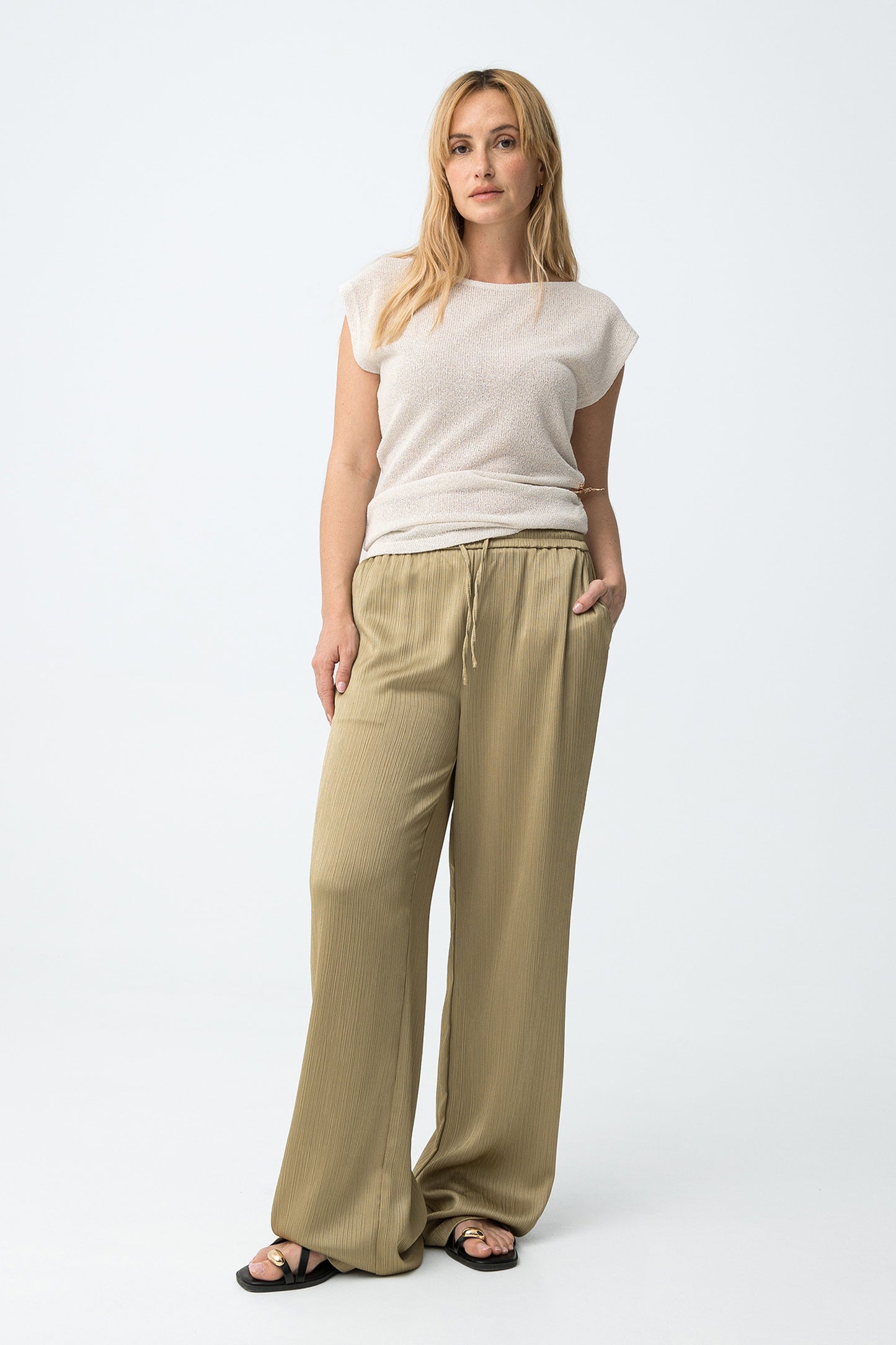 CAMISETA BEIGE MINIMALISTA TIFFOSI