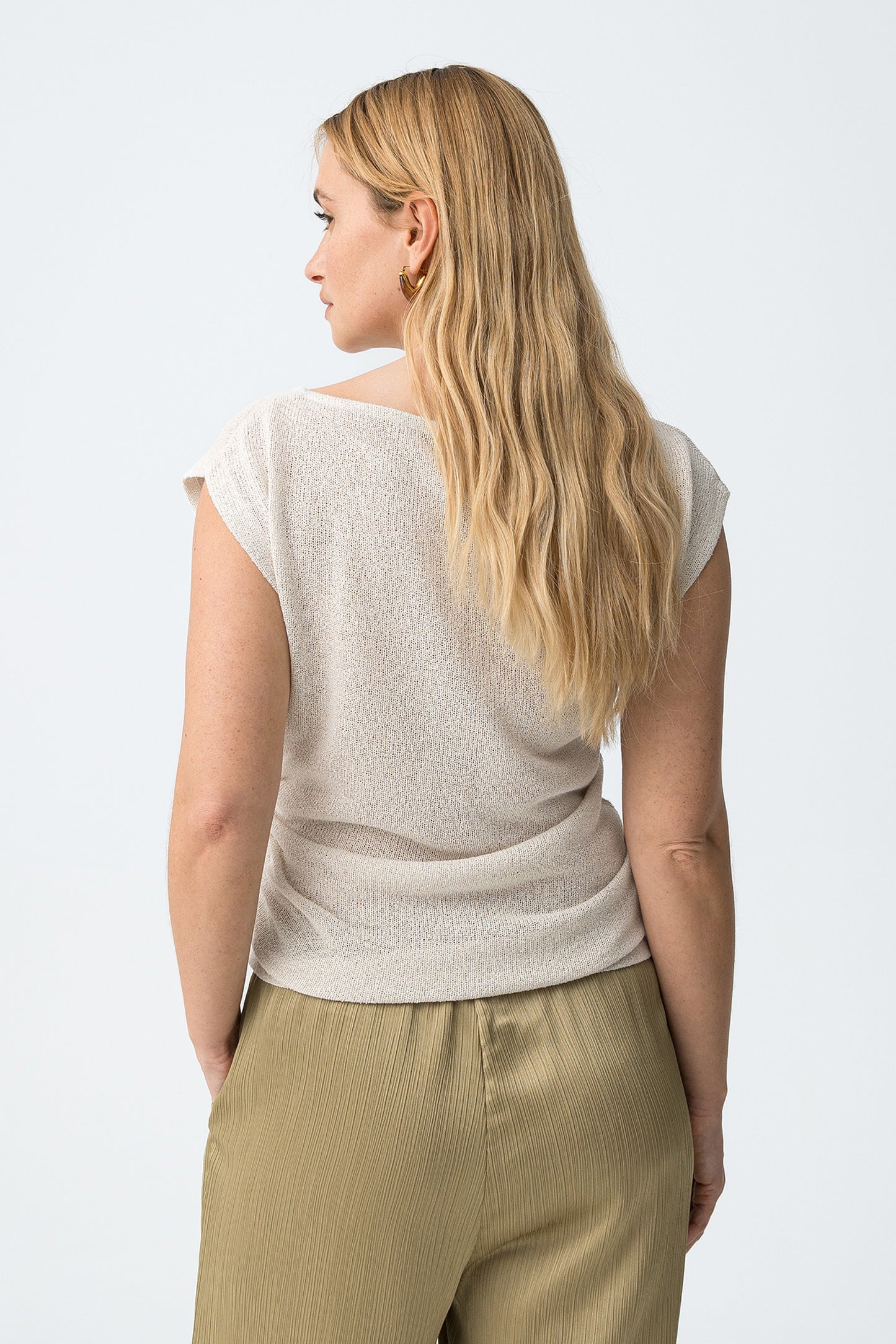 CAMISETA BEIGE MINIMALISTA TIFFOSI