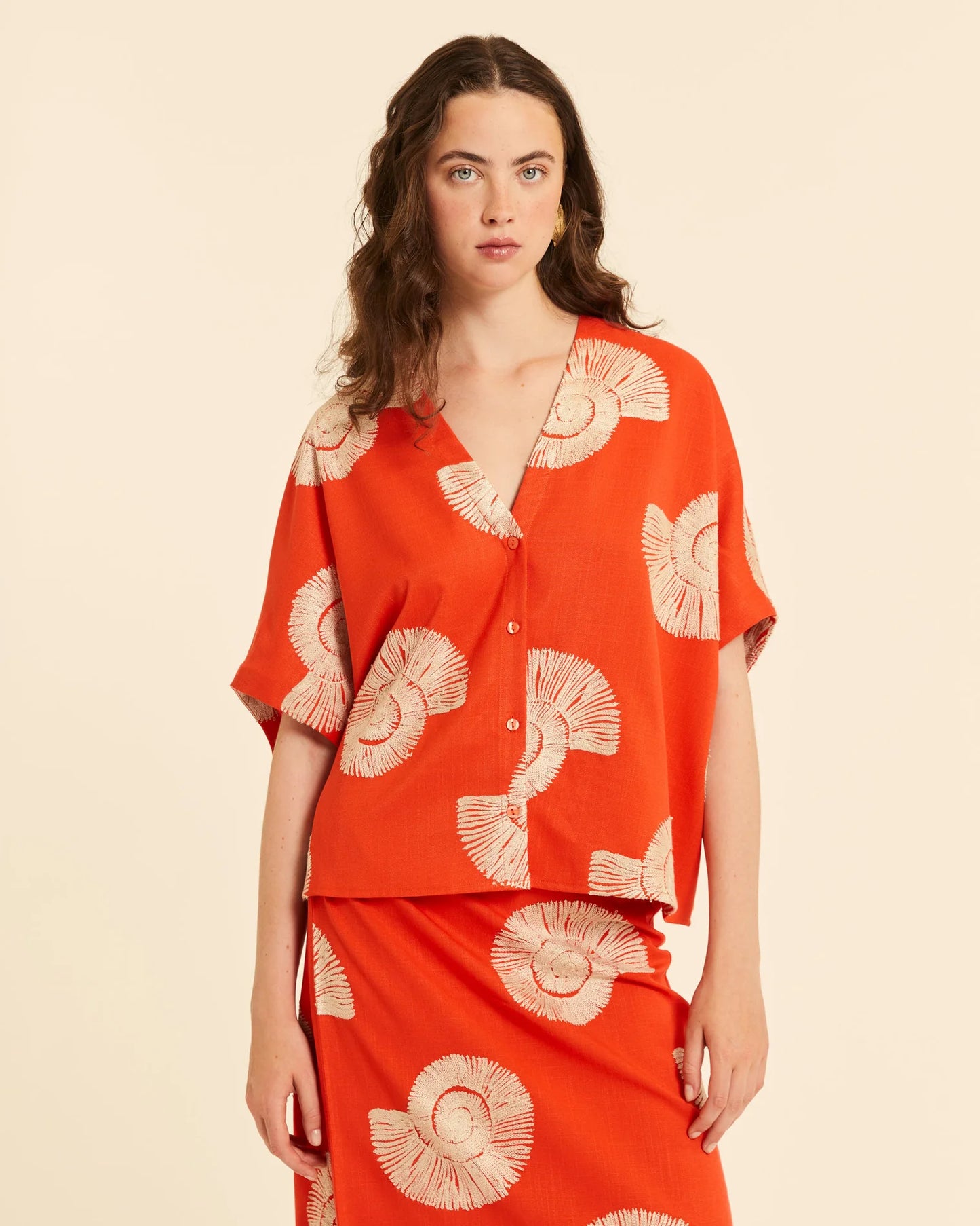 TOP KIMONO CON BORDADO CARACOLAS PEPALOVES