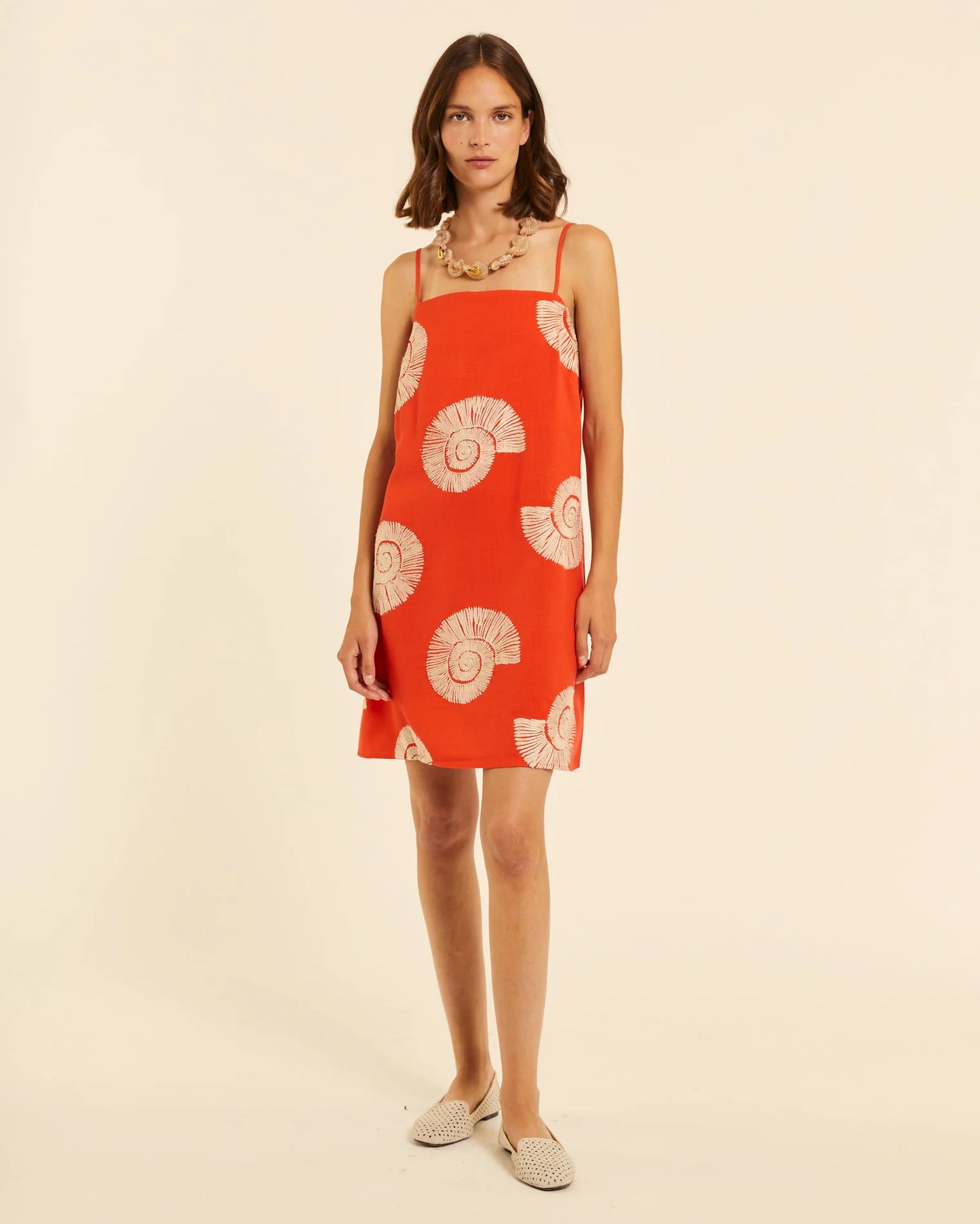 VESTIDO TIRANTES CON BORDADO CARACOLAS PEPALOVES