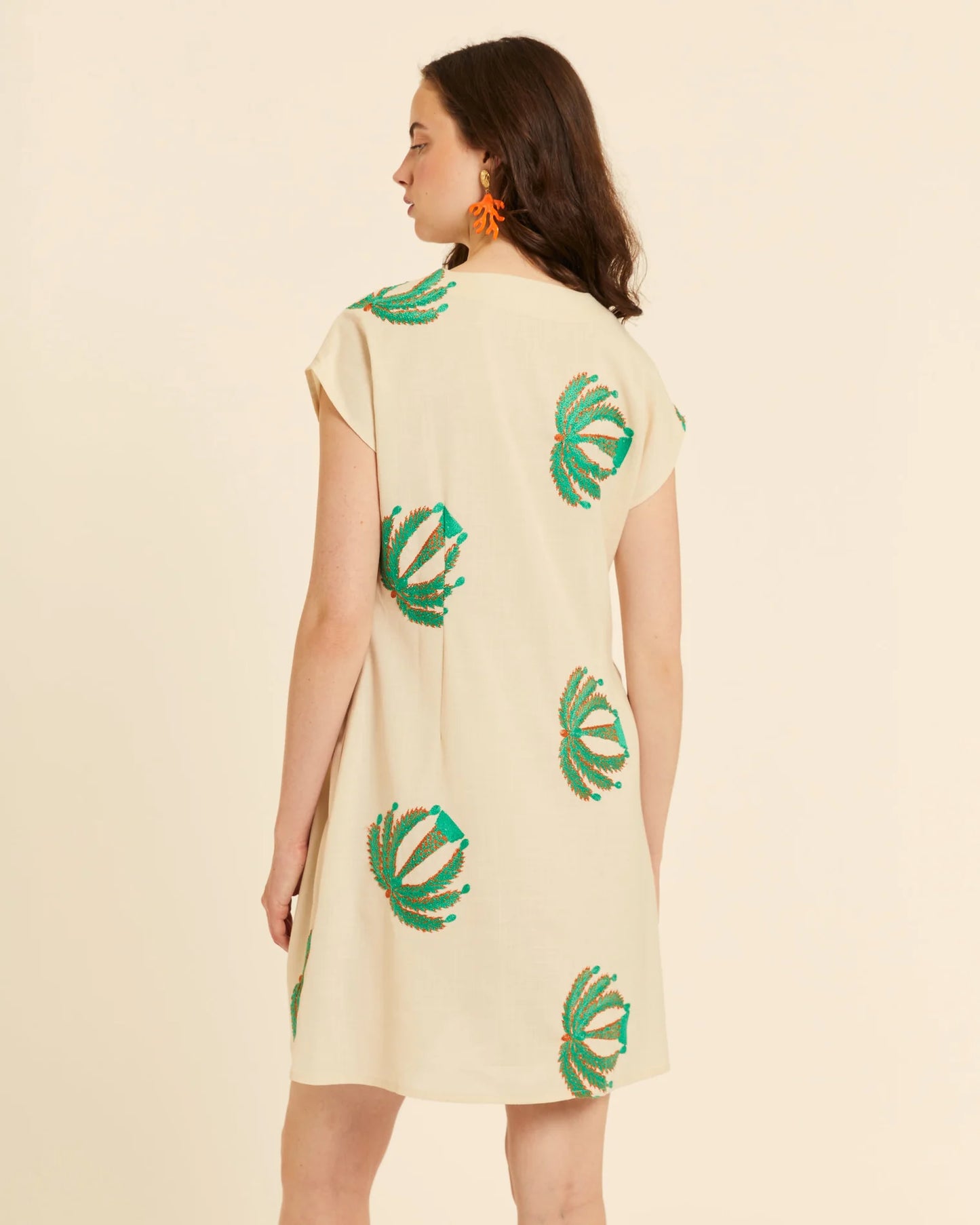 VESTIDO CUELLO PICO BORDADO PALMERAS PEPALOVES
