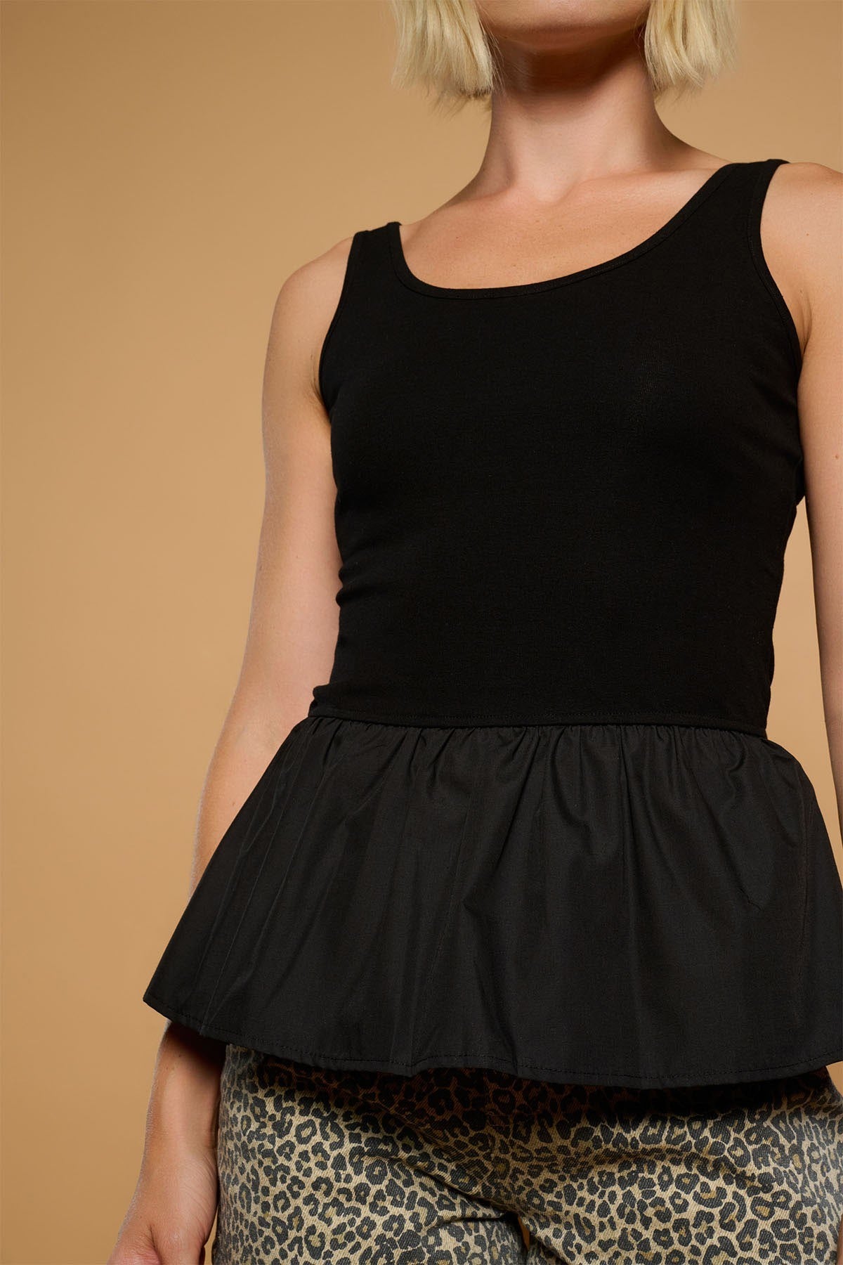 BLACK IVY TOP MINUETO