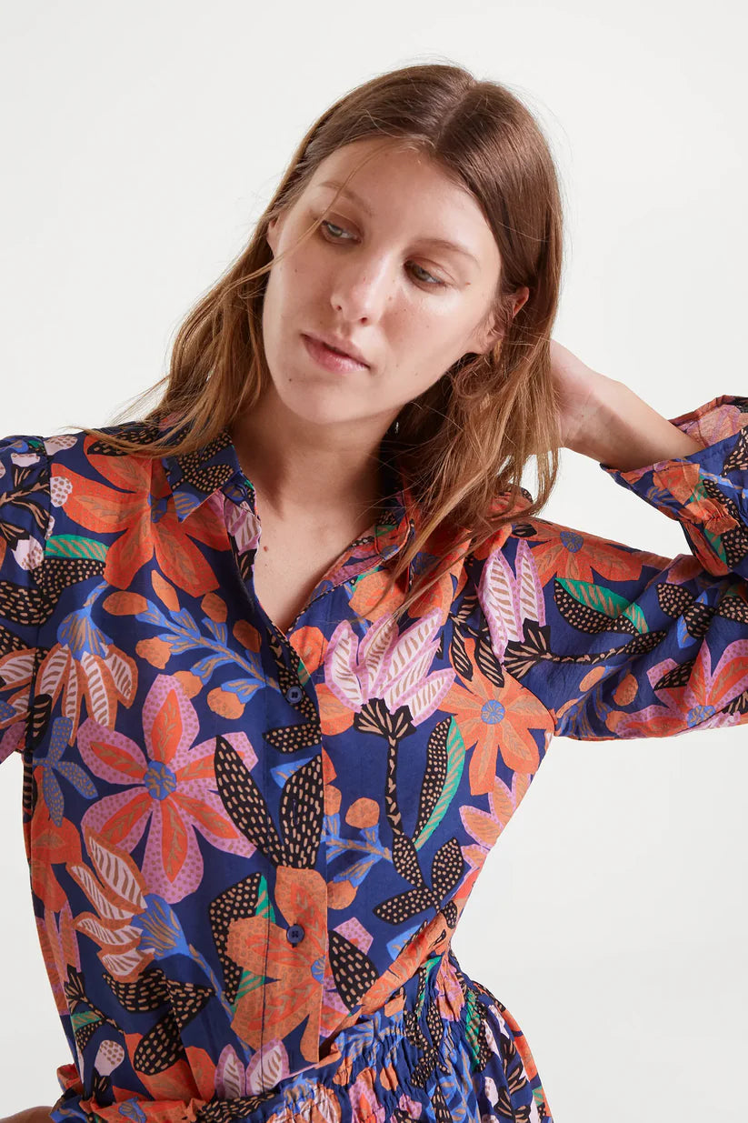 CAMISA CREPÉ LIGERO CON ESTAMPADO TIGERLILY COMPAÑÍA FANTÁSTICA