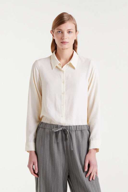 CAMISA FLUIDA BLANCA COMPAÑÍA FANTÁSTICA