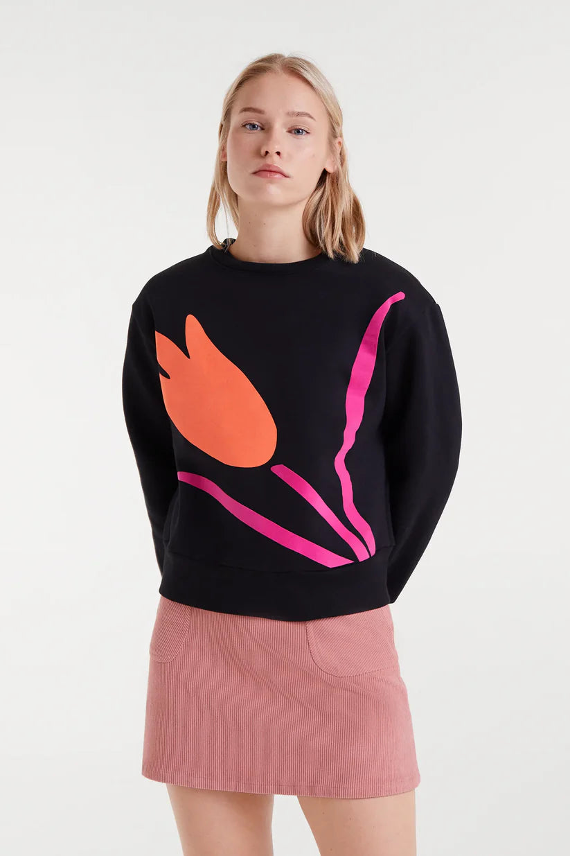 SUDADERA CON PRINT DE FLOR COMPAÑÍA FANTÁSTICA