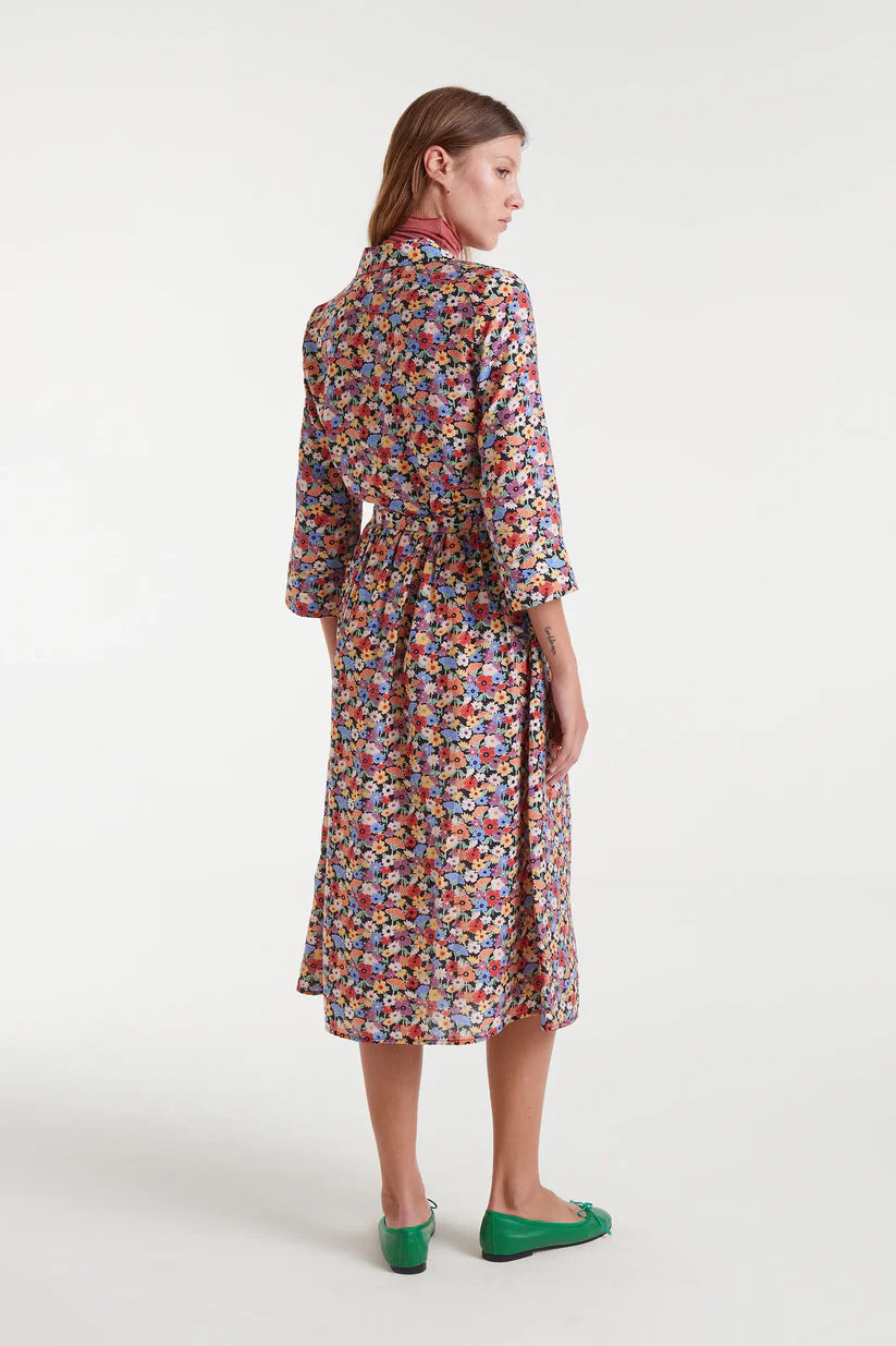 VESTIDO MIDI CREPÉ LIGERO CON ESTAMPADO HAMPTON SMALL COMPAÑÍA FANTÁSTICA