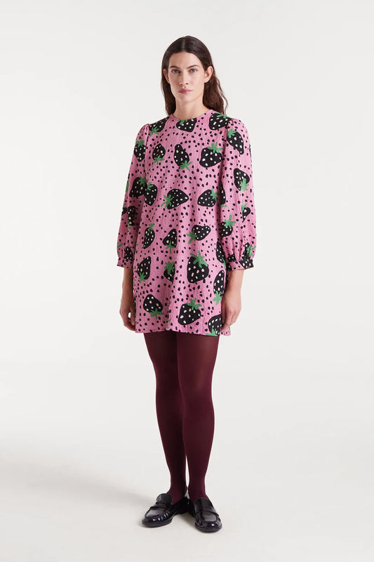 VESTIDO CORTO ESTAMPADO FRESAS NEGRAS COMPAÑÍA FANTÁSTICA
