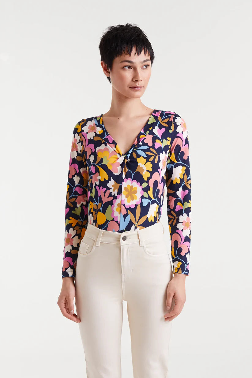 CAMISETA MANGA LARGA ESTAMPADO BABOUSHKA COMPAÑÍA FANTÁSTICA