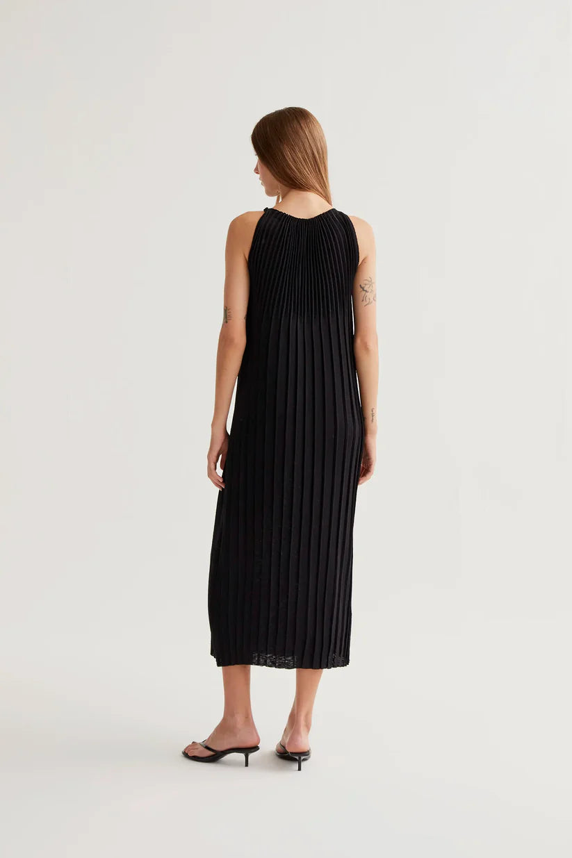 VESTIDO LARGO PLISADO NEGRO COMPAÑÍA FANTÁSTICA