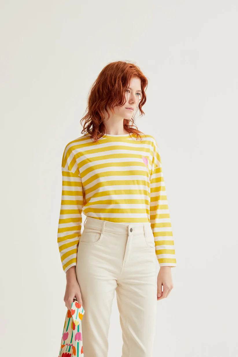 CAMISETA RAYAS AMARILLAS BORDADO DE TULIPÁN COMPAÑÍA FANTÁSTICA