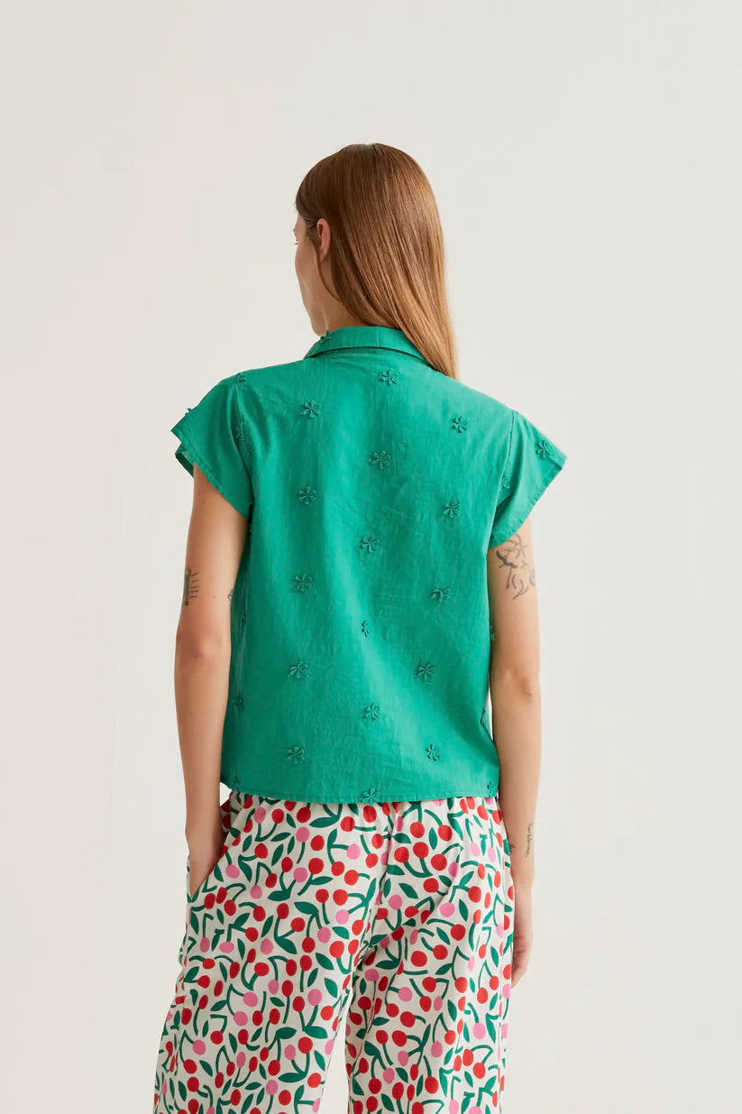 CAMISA 100% ALGODÓN VERDE CON BORDADO FLORAL COMPAÑÍA FANTÁSTICA