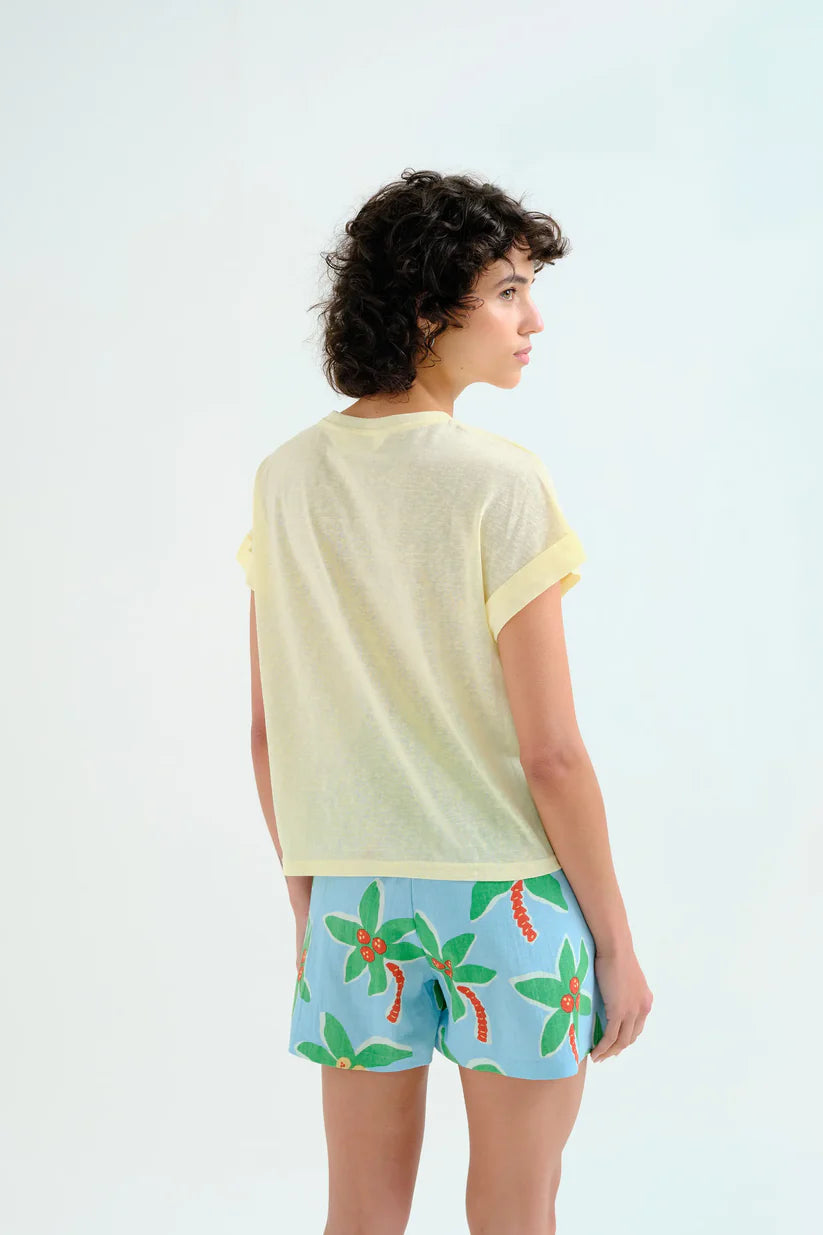 CAMISETA BASICA AMARILLA COMPAÑÍA FANTÁSTICA