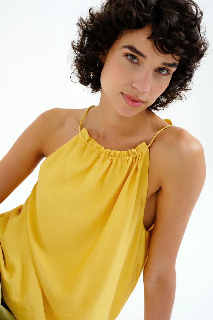 TOP HALTER AMARILLO COMPAÑÍA FANTÁSTICA