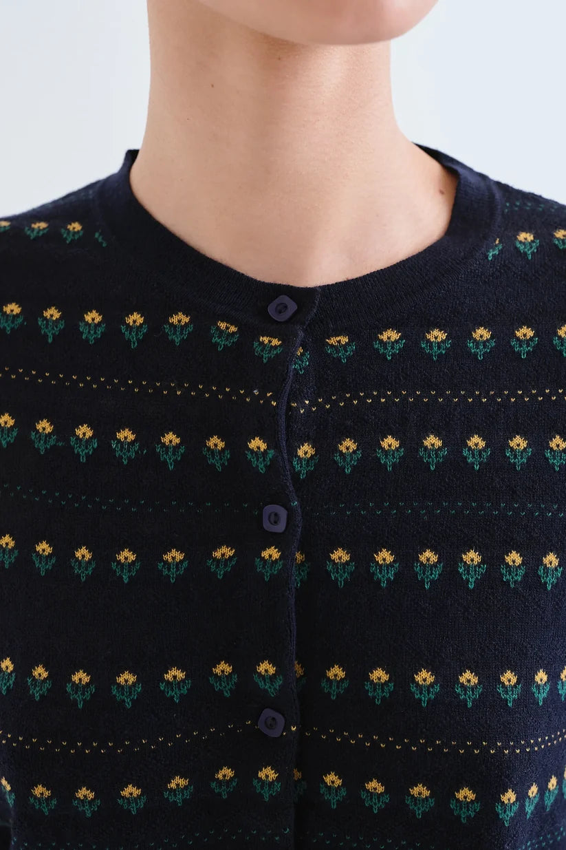 CARDIGAN AZUL MARINO CON FLORES BORDADAS COMPAÑÍA FANTÁSTICA
