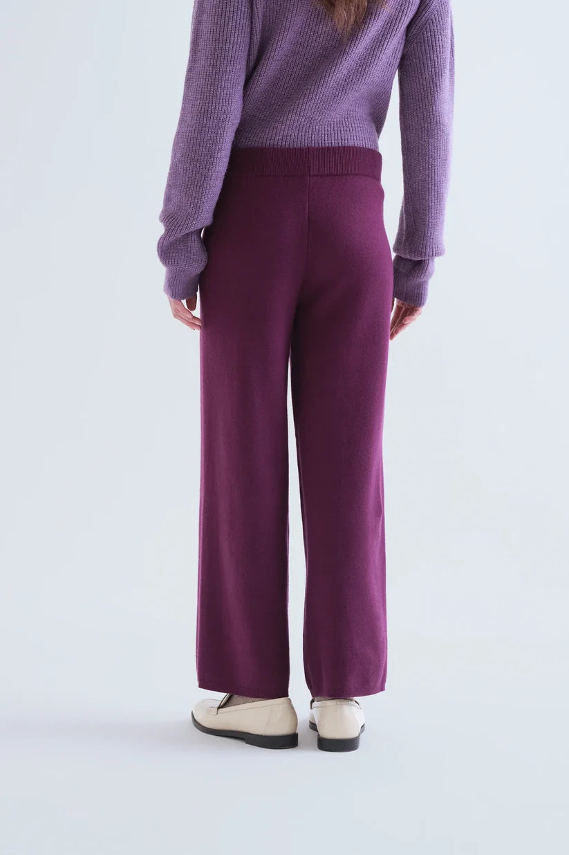 PANTALÓN BÁSICO DE PUNTO BERENJENA COMPAÑÍA FANTÁSTICA