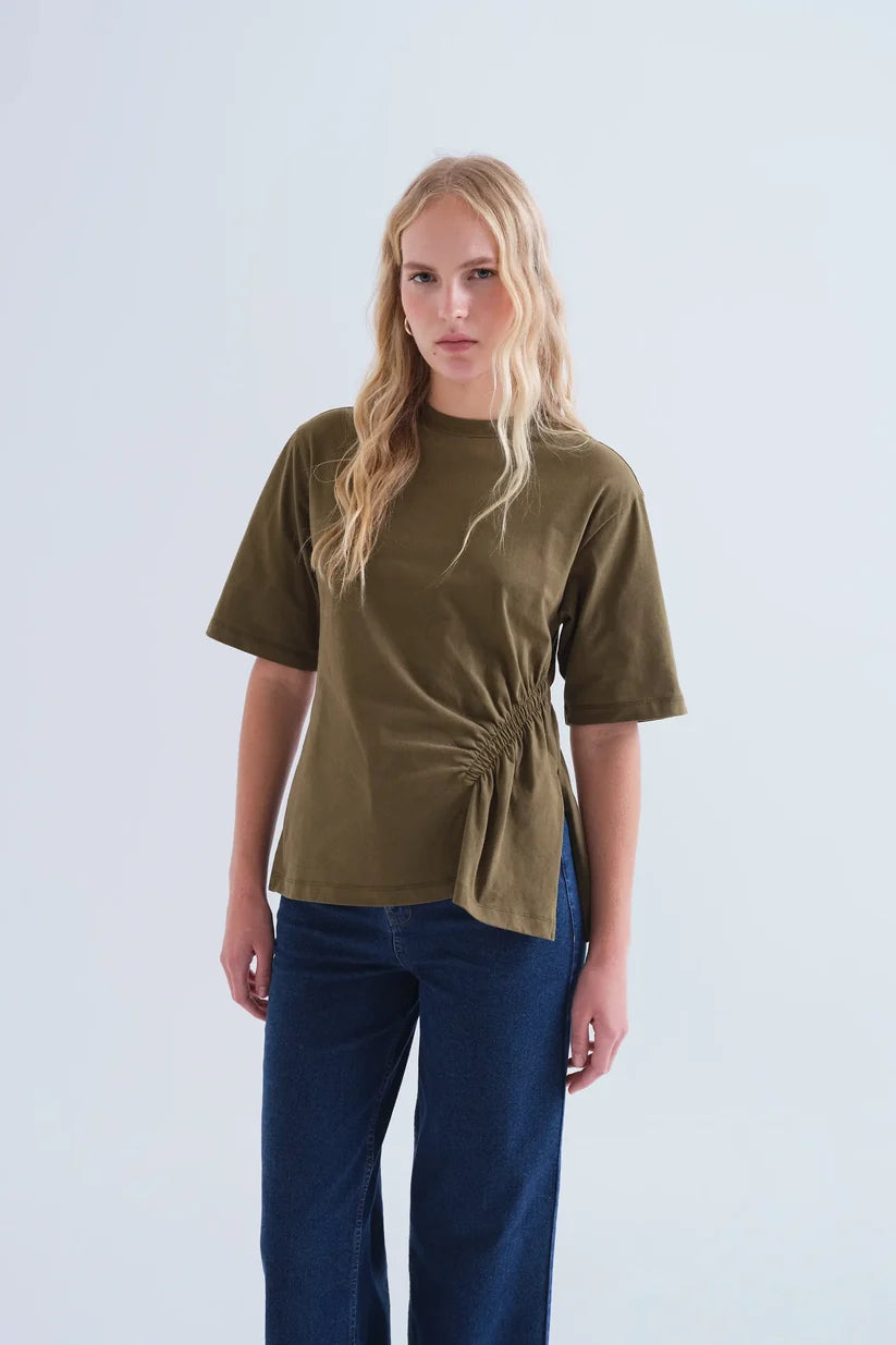 CAMISETA BÁSICA 100% ALGODÓN VERDE OLIVA COMPAÑÍA FANTÁSTICA
