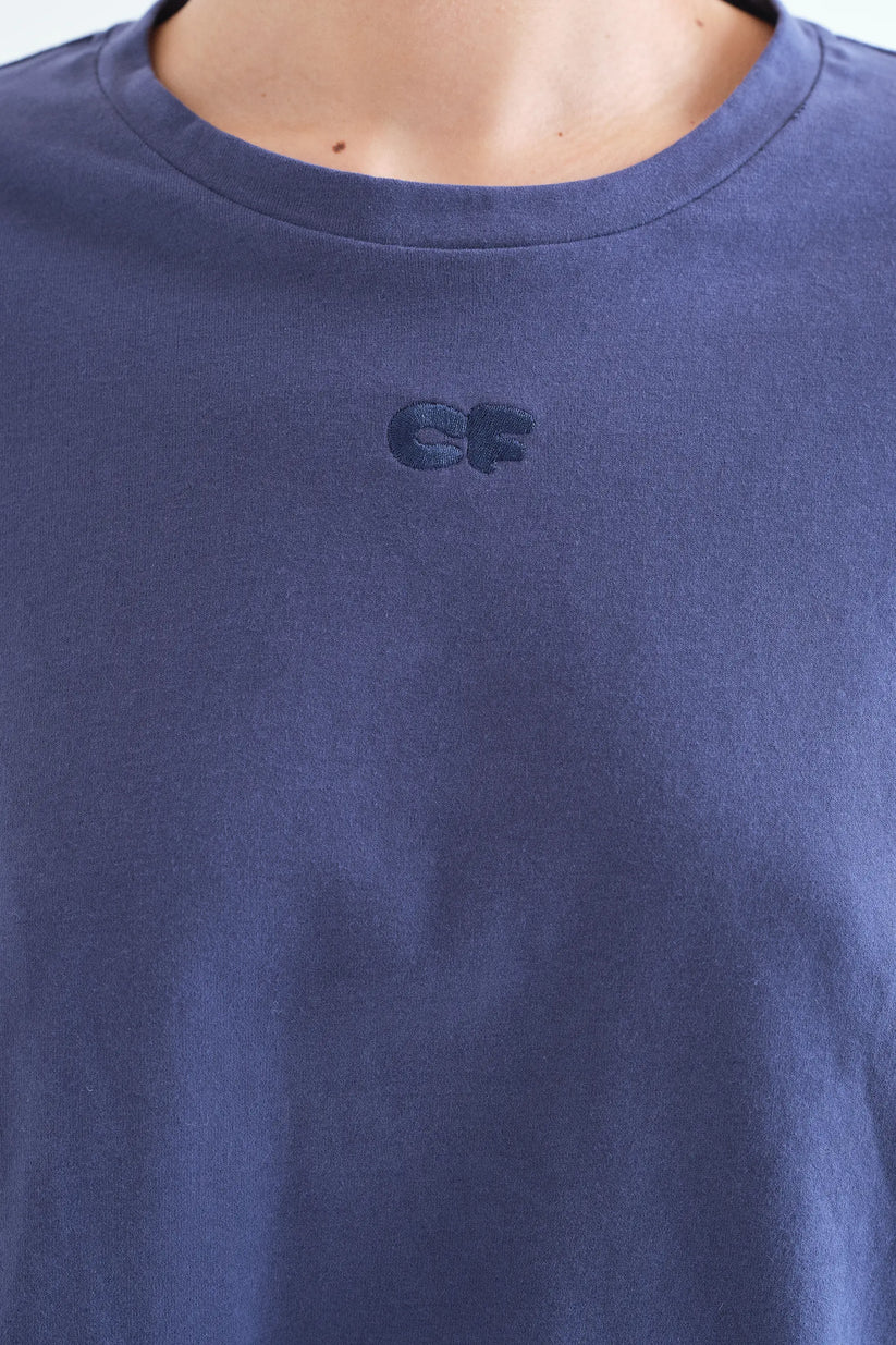 CAMISETA 100% ALGODÓN AZUL MARINO ¨CF¨ COMPAÑÍA FANTÁSTICA