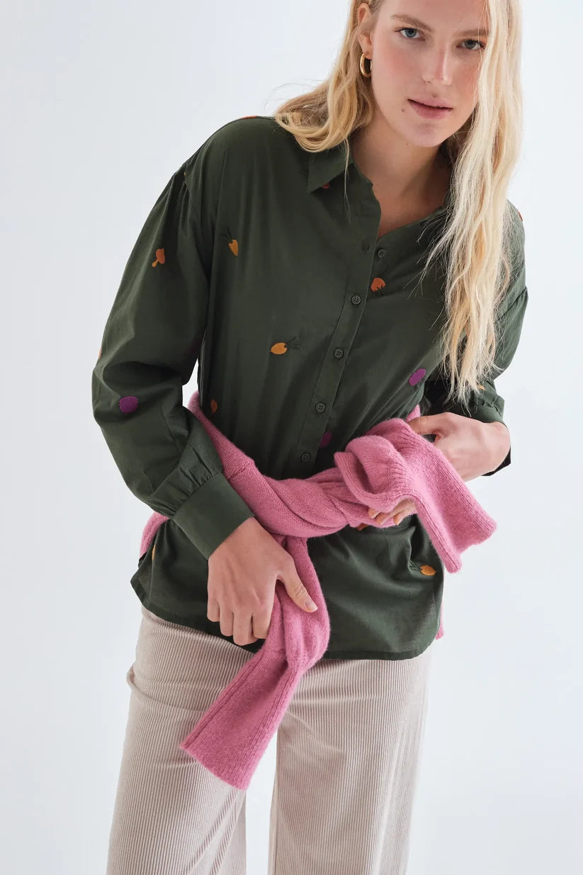 CAMISA 100% ALGODÓN BORDADOS DE VEGETALES COMPAÑÍA FANTÁSTICA