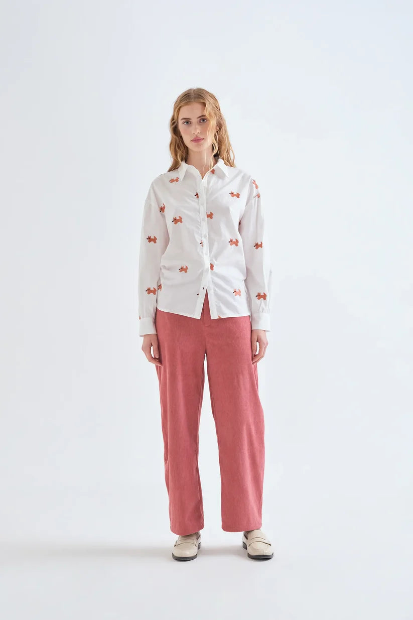 CAMISA 100% ALGODÓN CON BORDADO DE ZORRITOS COMPAÑÍA FANTÁSTICA