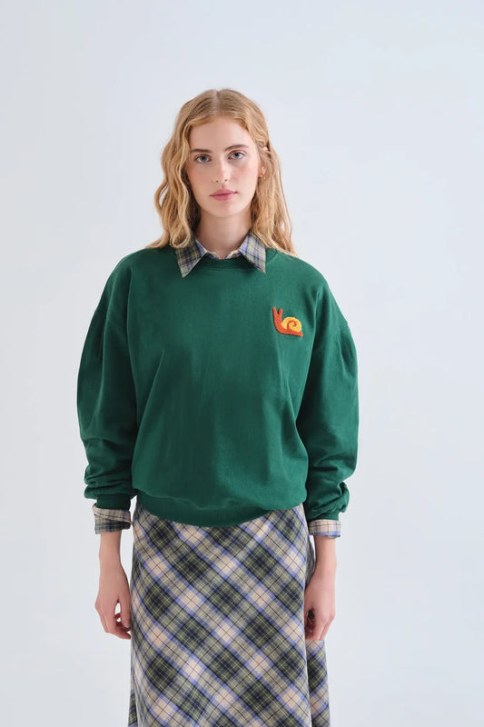 SUDADERA 100% ALGODÓN VERDE CON PARCHE DE CARACOL COMPAÑÍA FANTÁSTICA