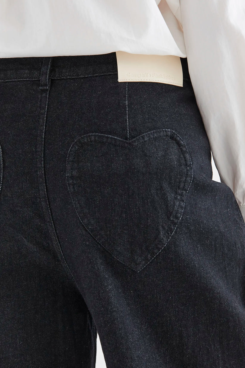 PANTALÓN VAQUERO NEGRO BOLSILLOS DE CORAZONES COMPAÑÍA FANTÁSTICA