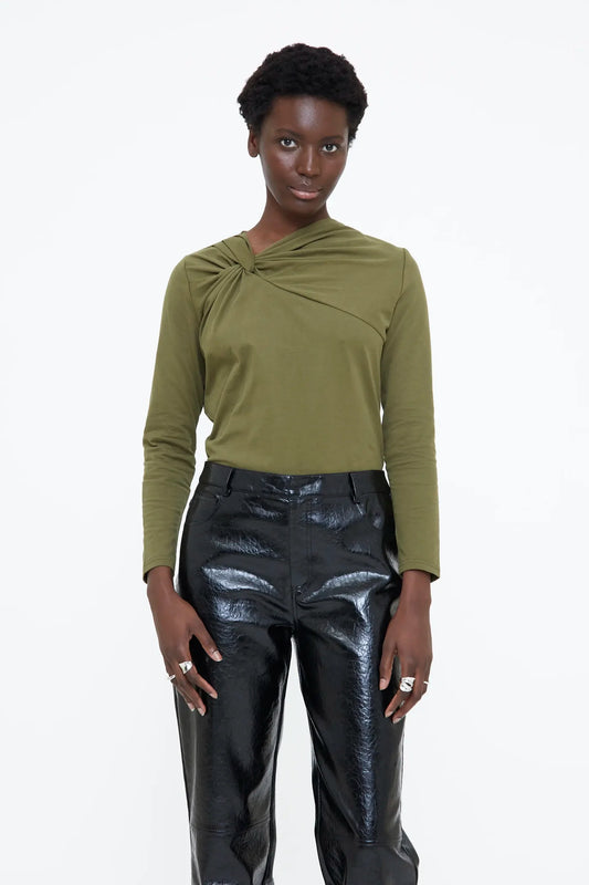 CAMISETA CON DETALLE NUDADO VERDE WILD PONY