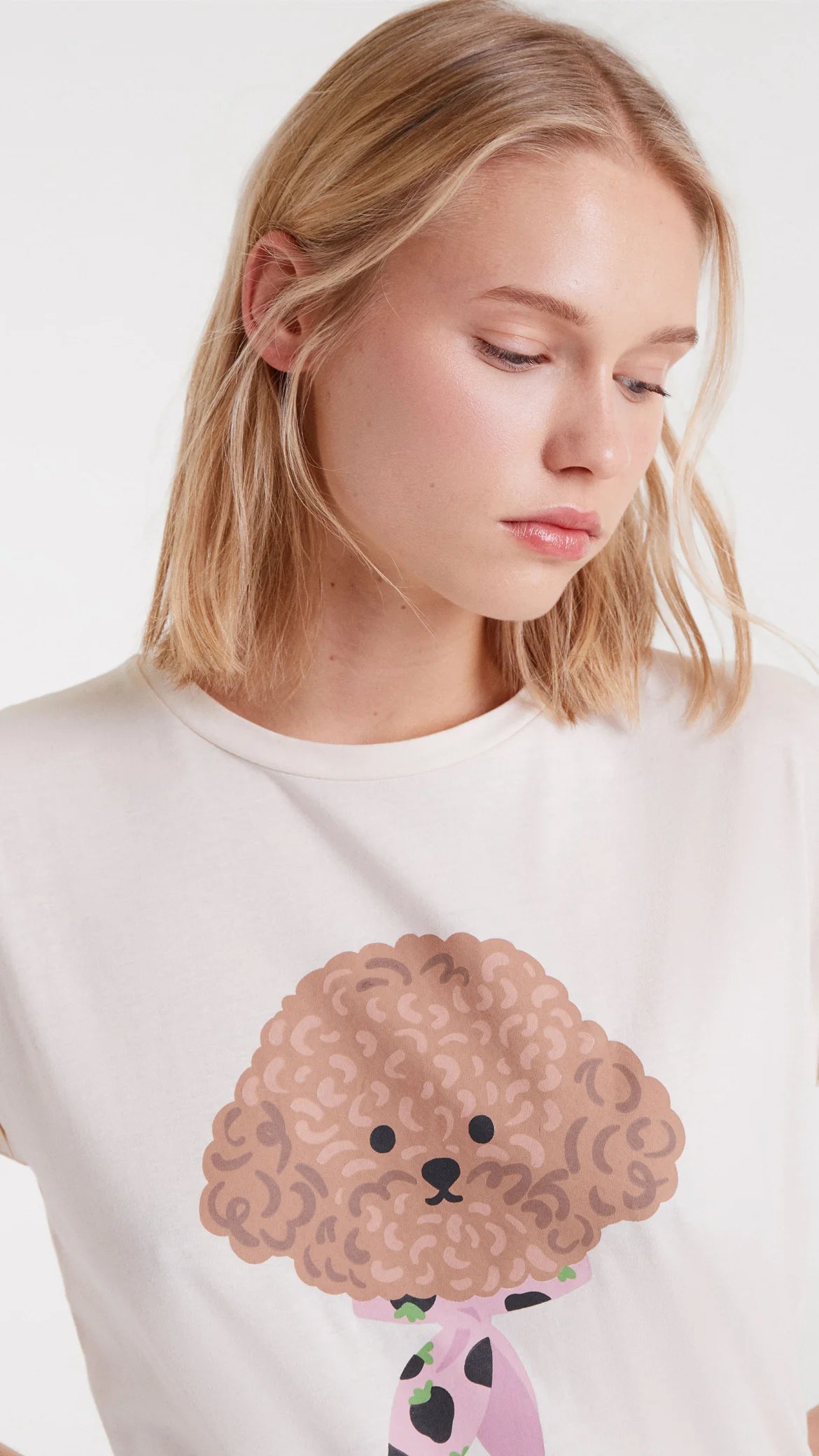 CAMISETA ESTAMPADO CANICHE COMPAÑÍA FANTÁSTICA