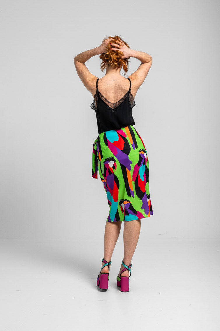 BLUSA LENCERA NEGRA AL LORO LOLINA