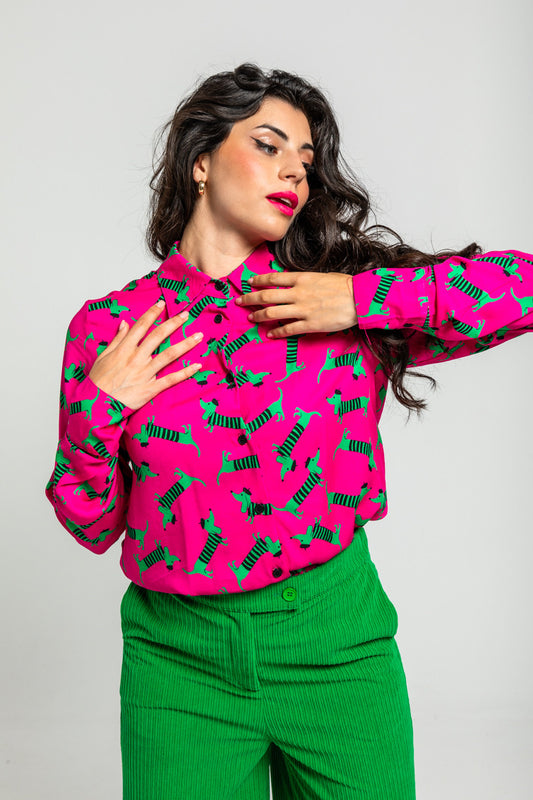 CAMISA DE ESTAMPADO DE PERRITOS FUCSIA Y VERDE LOLINA