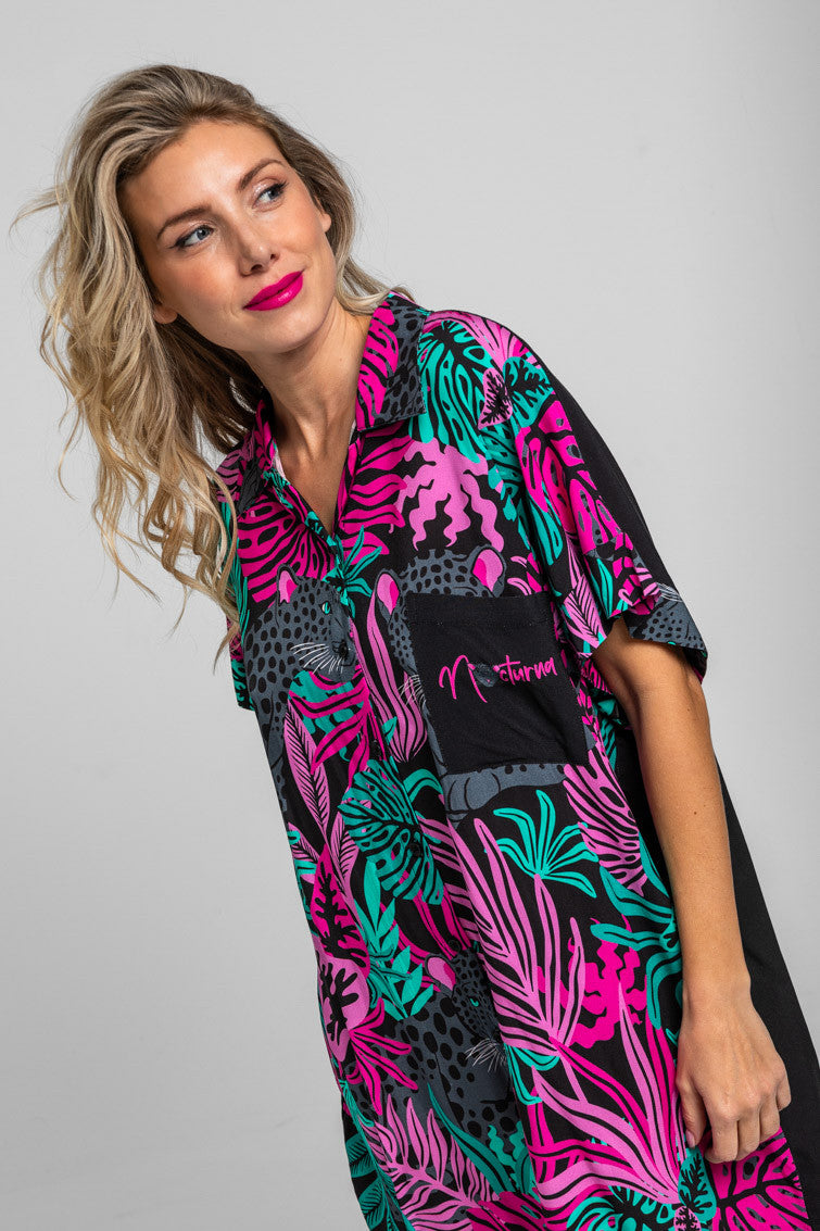 CAMISERO CORTO OVERSIZE HOJAS Y PANTERAS NOCTURNA LOLINA