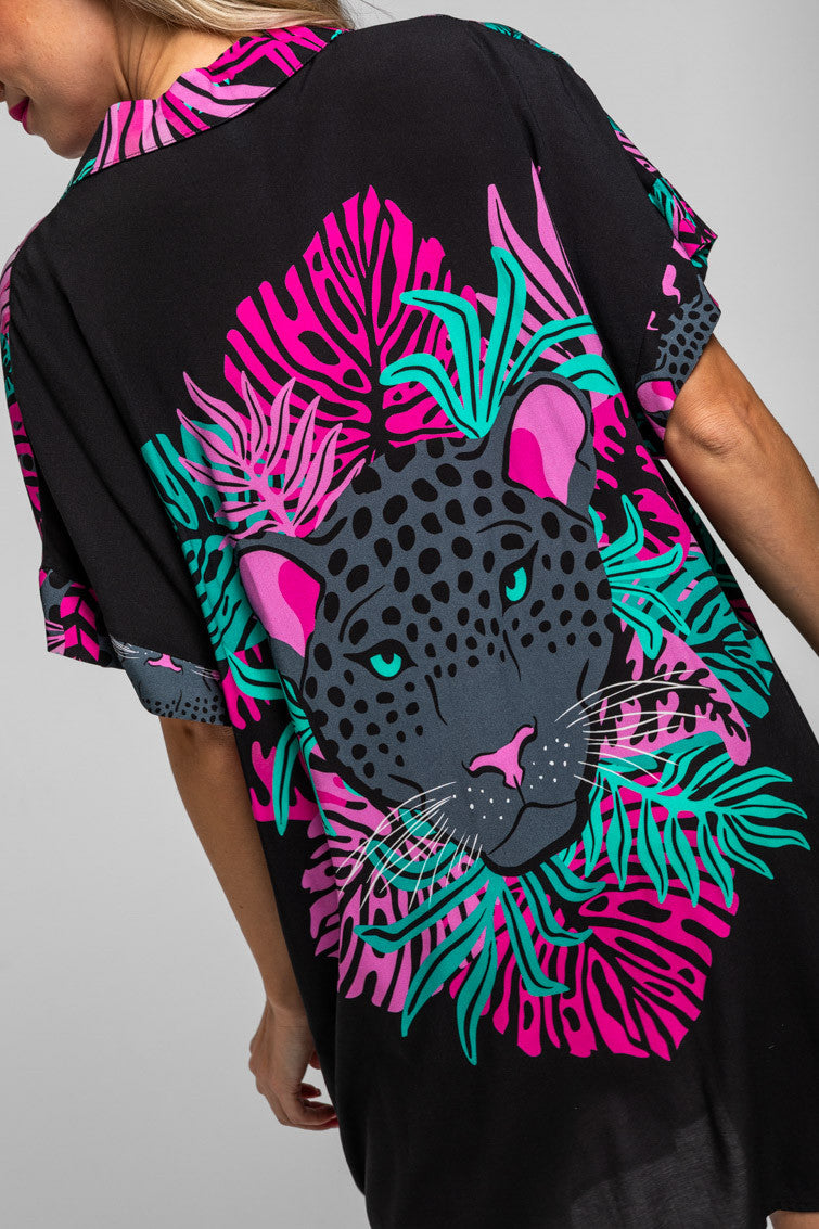 CAMISERO CORTO OVERSIZE HOJAS Y PANTERAS NOCTURNA LOLINA