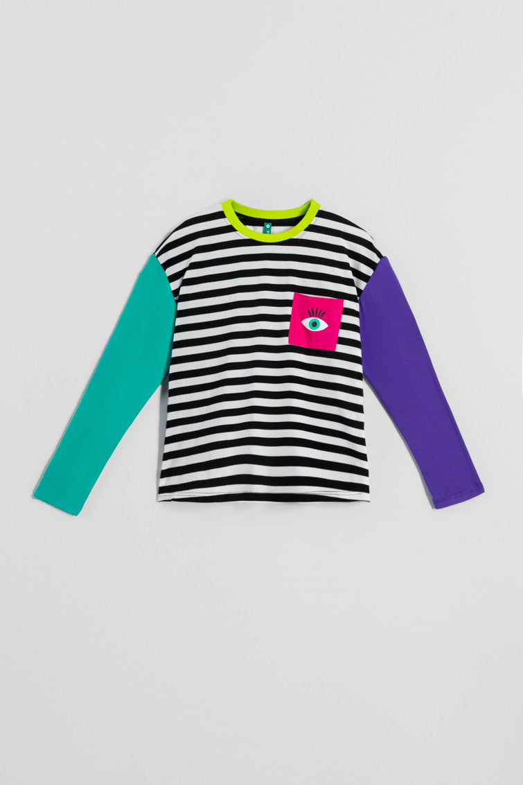 CAMISETA OVERSIZE DE OJOS, CORAZONES Y BOCAS LOVE YOURSELF LOLINA
