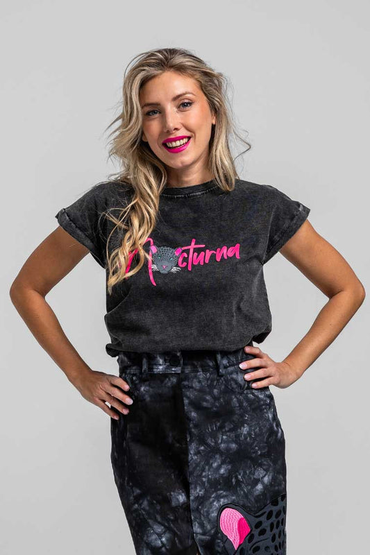 CAMISETA NEGRA CON PANTERAS NOCTURNA LOLINA