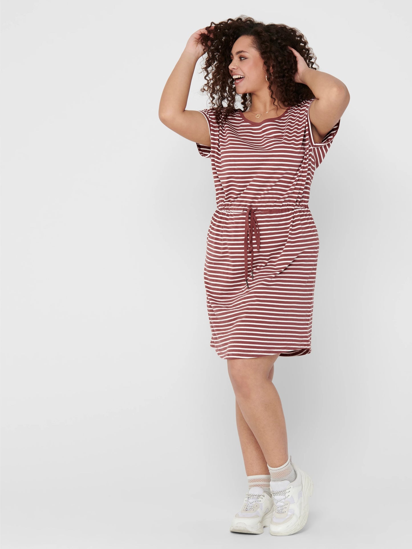 VESTIDO CORTO CARMAKOMA
