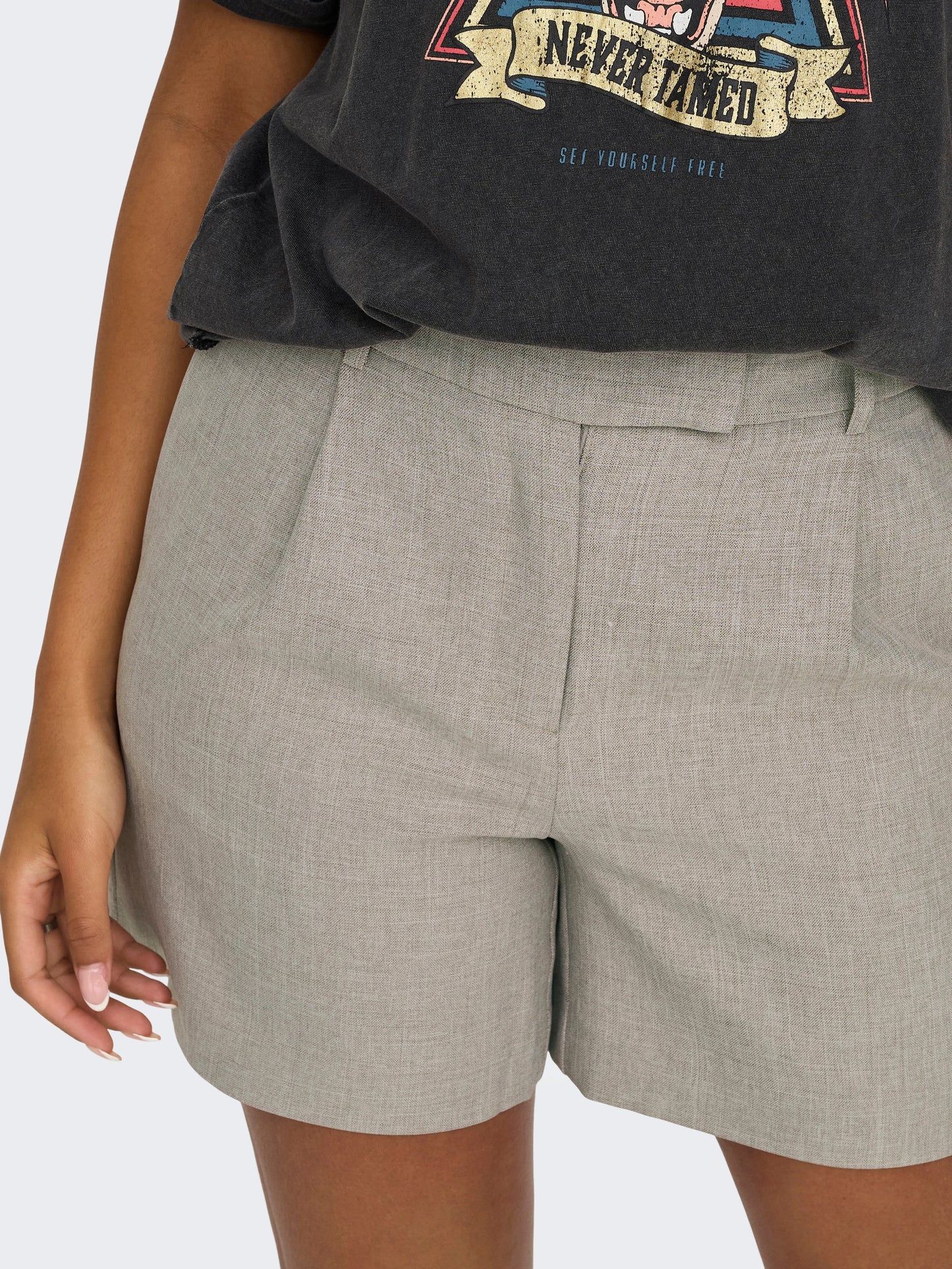 SHORTS CINTURA ALTA ONLY