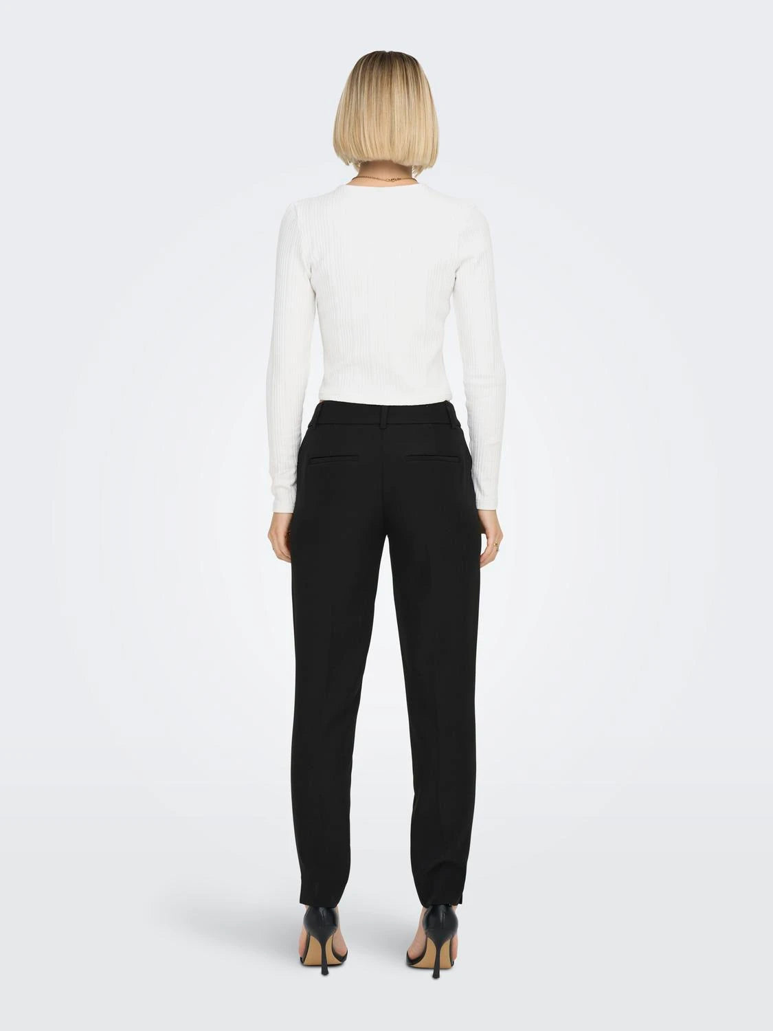 PANTALONES CORTE SLIM ONLY